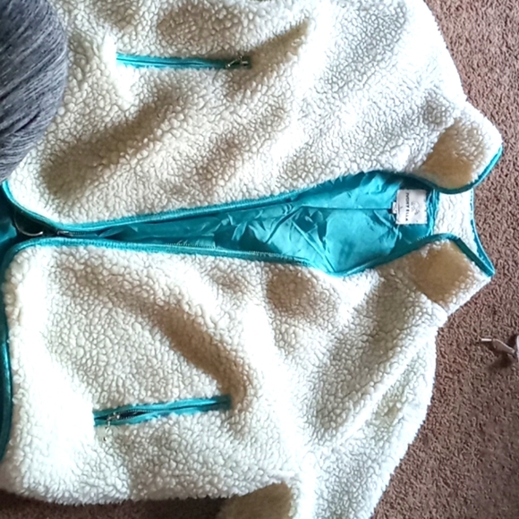 Soft but a lil rough and large - Picture 1 of 2